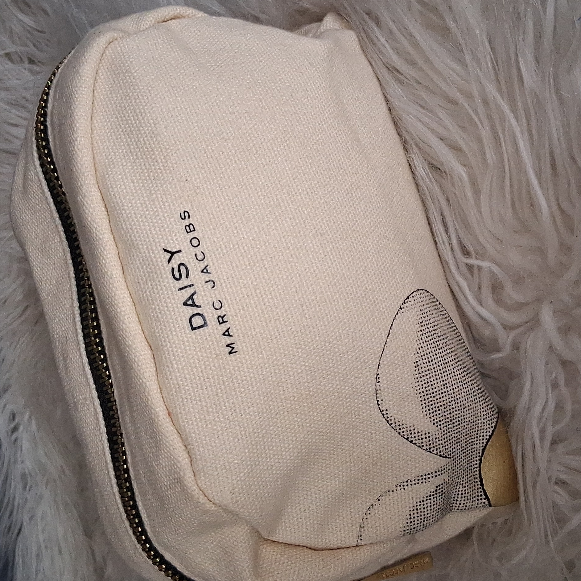 Daisy Marc Jscobs Cosmetic Bag